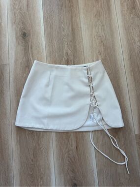 Kyo Cream Lace-Up Mini Skirt